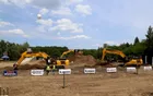 Koparki podczas pokazu na placu Strefy Operatora
